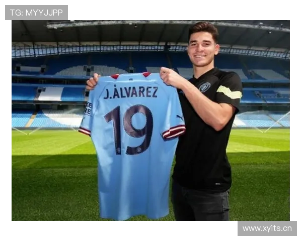 阿尔瓦雷斯在曼城战术体系中的角色与实际贡献分析